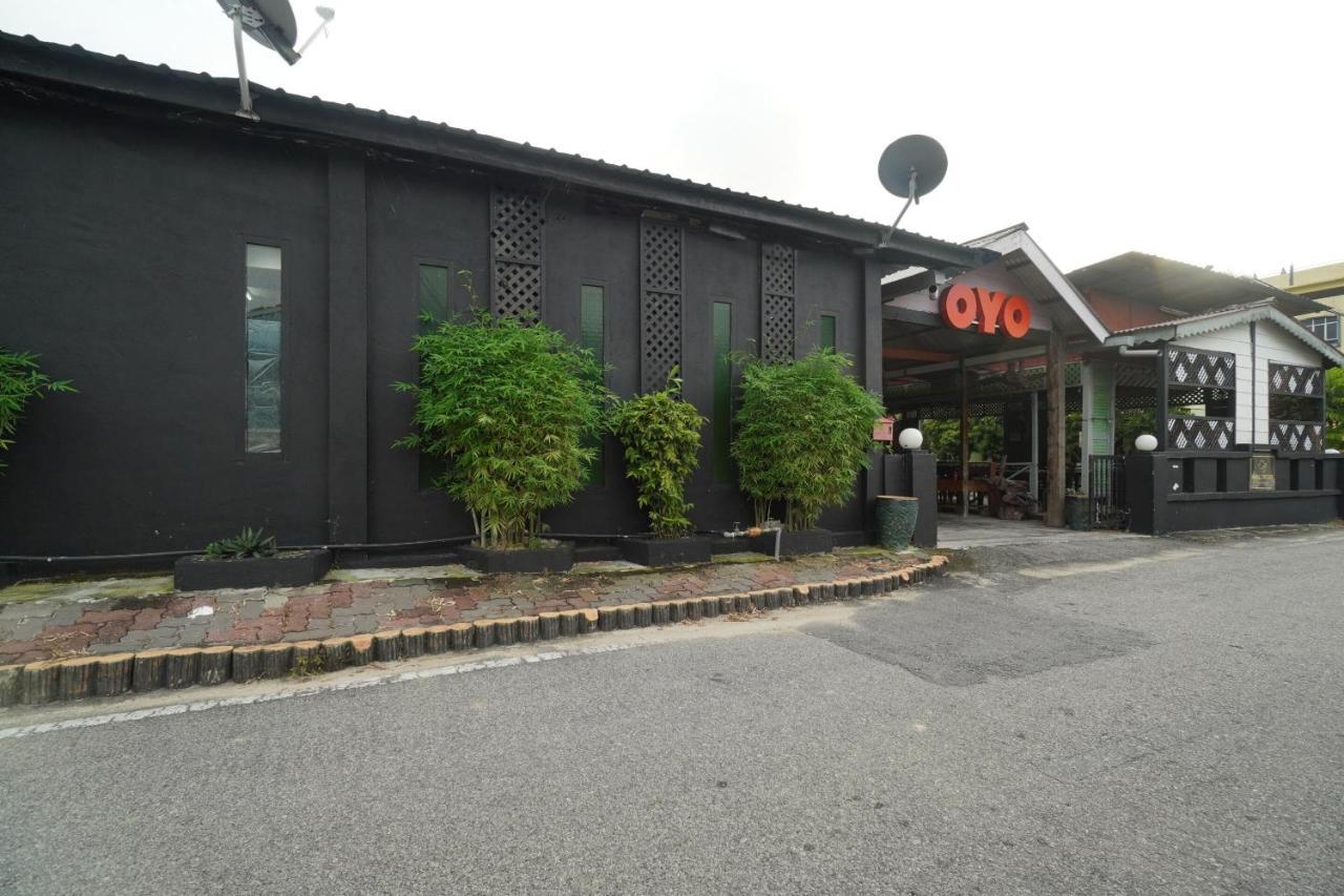 Oyo 89646 Panvill Resort Kampong Pasir Bogak Exterior photo