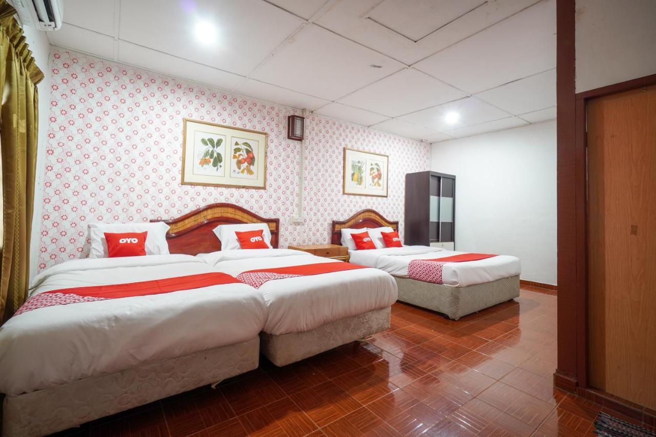 Oyo 89646 Panvill Resort Kampong Pasir Bogak Exterior photo